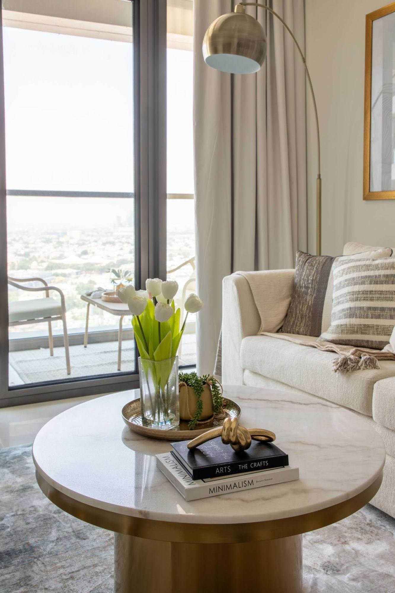 Frank Porter - Aykon Tower Apartment *