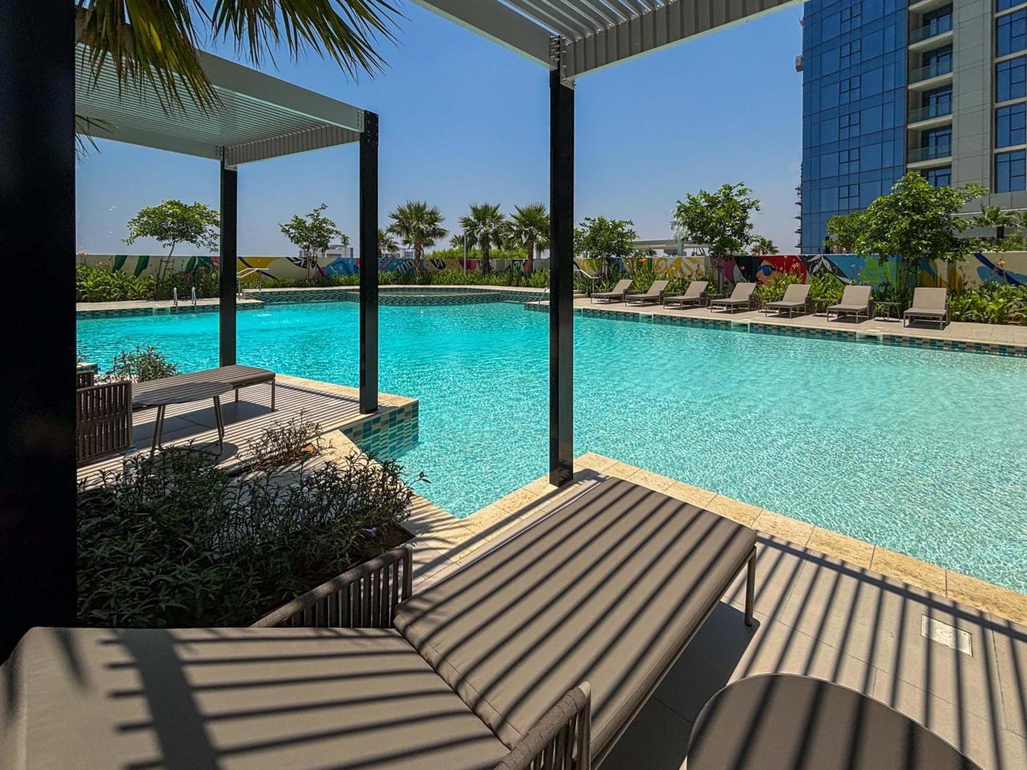 Frank Porter - Aykon Tower * Dubai